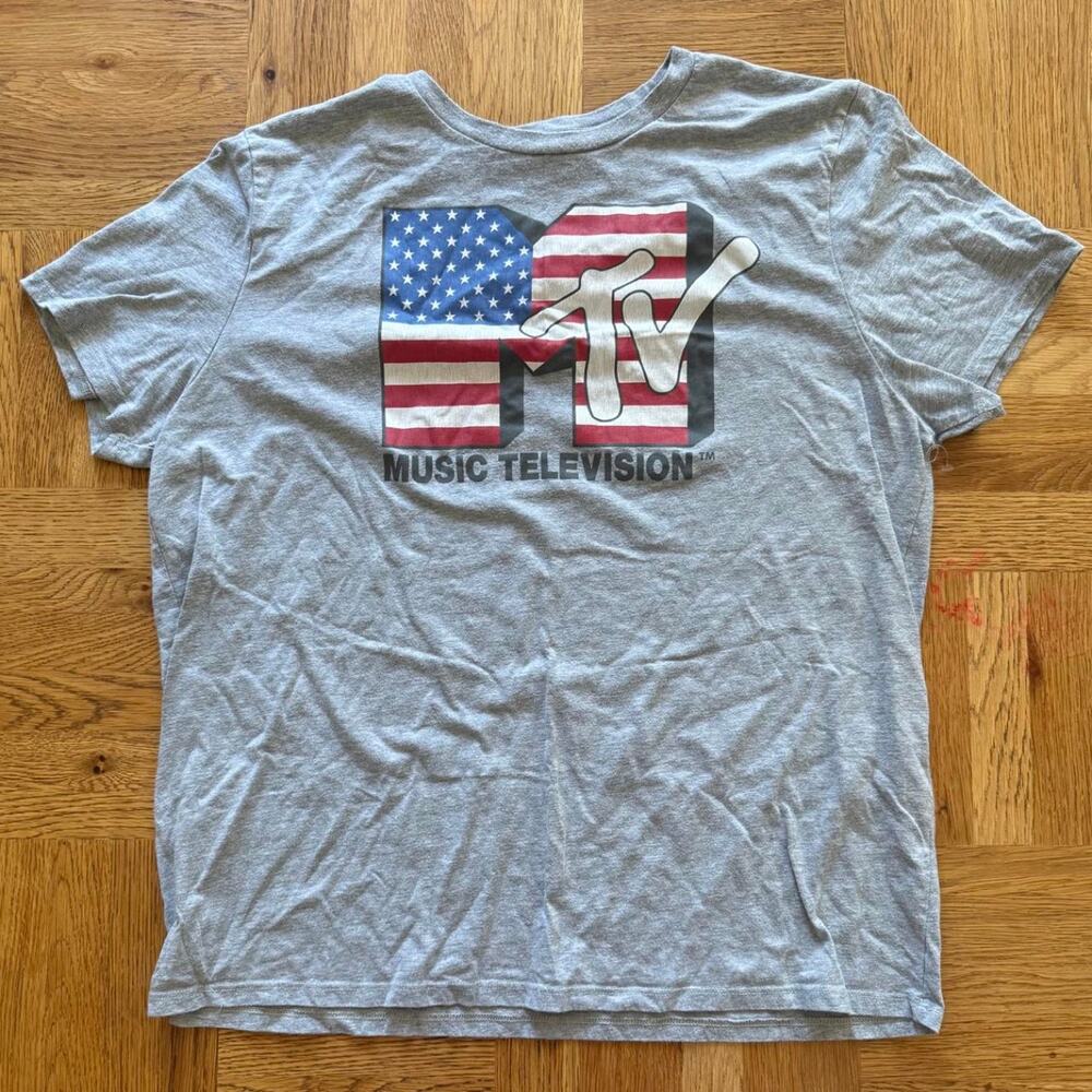 MTV American Flag Logo T-Shirt Men’s XL Gray Music Television Graphic Tee